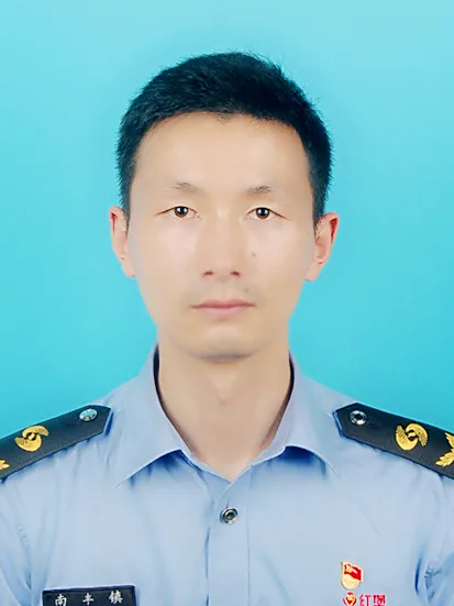 李剛(張家港市南豐鎮瑞豐社區專職格線員)