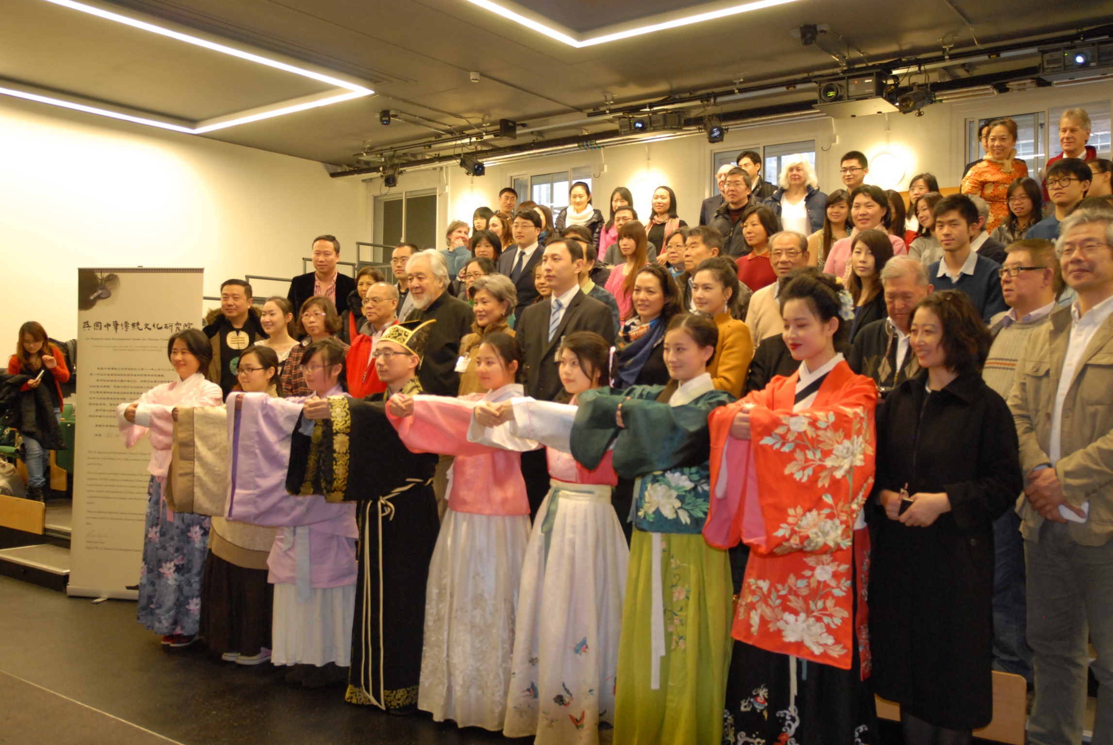 於英國中華傳統文化研究院舉辦講座，漢服首次登上英國新聞