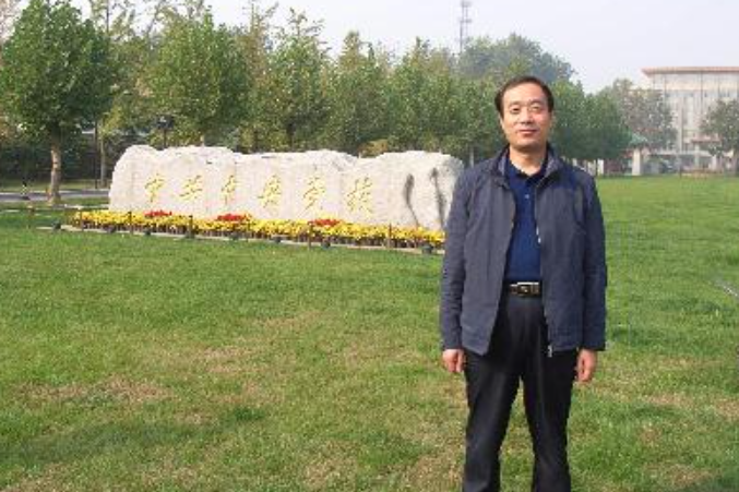 楊琦(中國建筑西北設計研究院有限公司黨委委員、總工程師) 楊琦(中國建筑西北設計研究院有限公司黨委委員、總工程師)