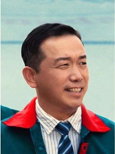 王春(電影《超級望望》中的角色,由潘斌龍飾演) 王春(電影《超級望望》中的角色,由潘斌龍飾演)