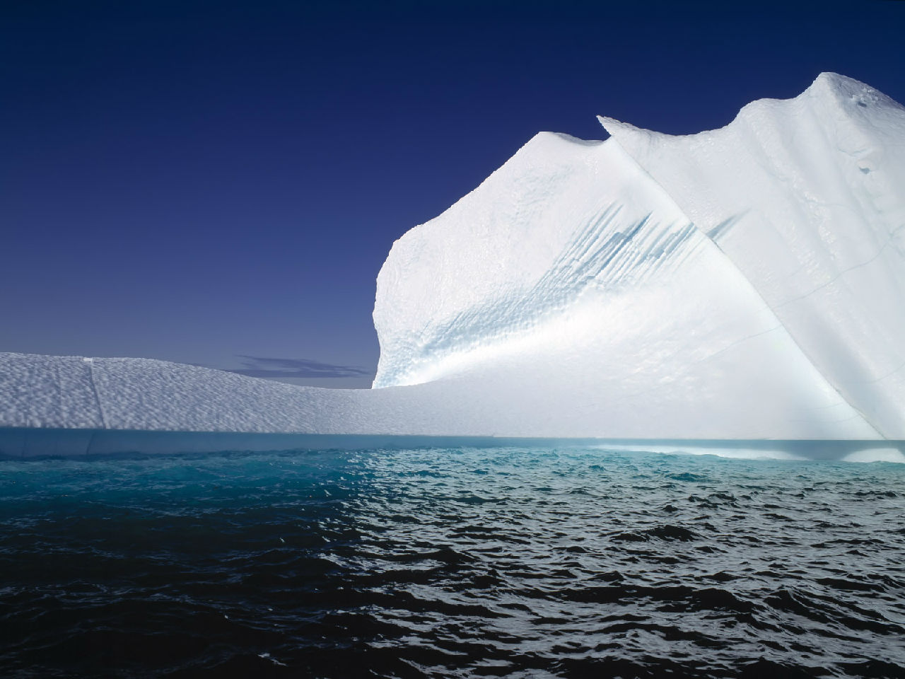 冰前排泄物擠壓而成的壯麗的冰川景象