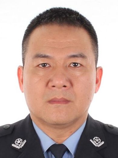 楊曉東(浙江省溫州市公安局龍灣區分局黨委副書記、政委、三級高級警長) 楊曉東(浙江省溫州市公安局龍灣區分局黨委副書記、政委、三級高級警長)