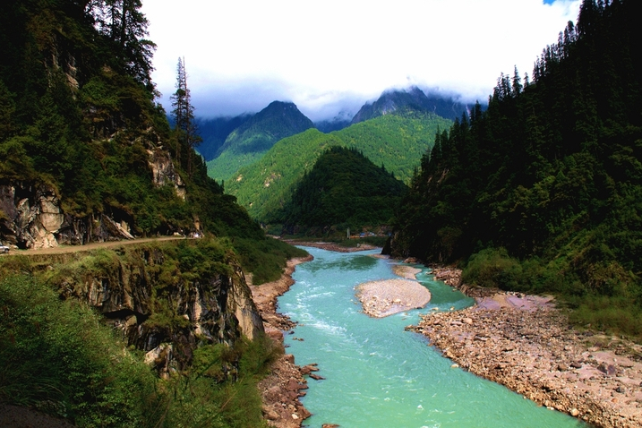 西藏比日神山國家森林公園