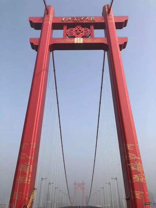 寸灘長江大橋橋塔