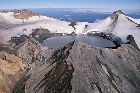 火山形成的環形湖
