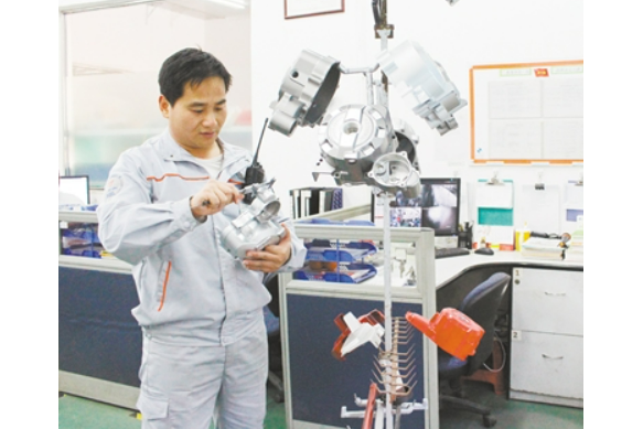 李高強(江門天釔金屬工業有限公司塗裝車間經理) 李高強(江門天釔金屬工業有限公司塗裝車間經理)