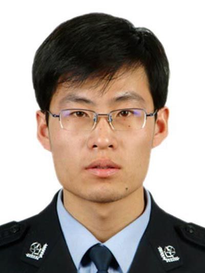 張洪偉(內蒙古自治區陳巴爾虎旗公安局副局長) 張洪偉(內蒙古自治區陳巴爾虎旗公安局副局長)