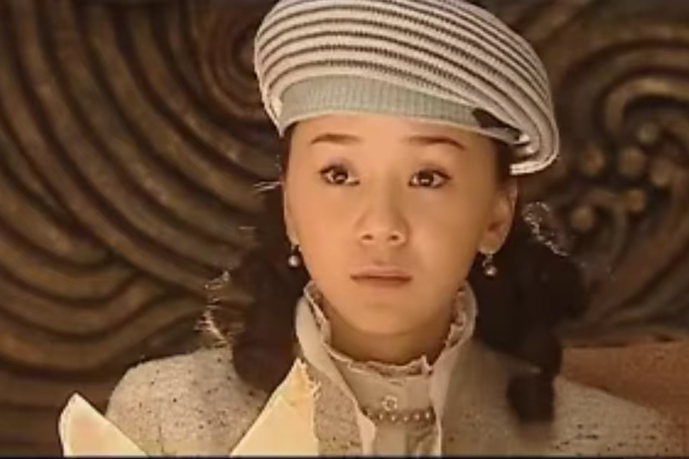 陳雨虹(中國諜戰劇《代號021》中的女性角色,由演員王一楠飾演) 陳雨虹(中國諜戰劇《代號021》中的女性角色,由演員王一楠飾演)