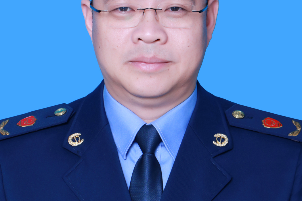 楊小鋒(浙江省溫州市文成縣交通局黨委書記、局長) 楊小鋒(浙江省溫州市文成縣交通局黨委書記、局長)