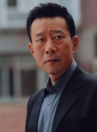 李雪健
