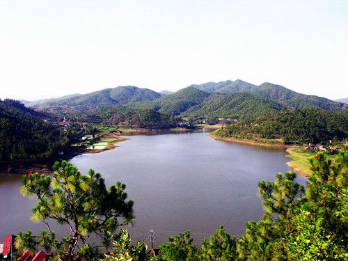 靈秀湖 靈秀湖