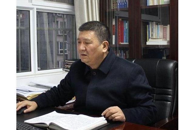 徐平(安康市漢濱區初級中學校長) 徐平(安康市漢濱區初級中學校長)
