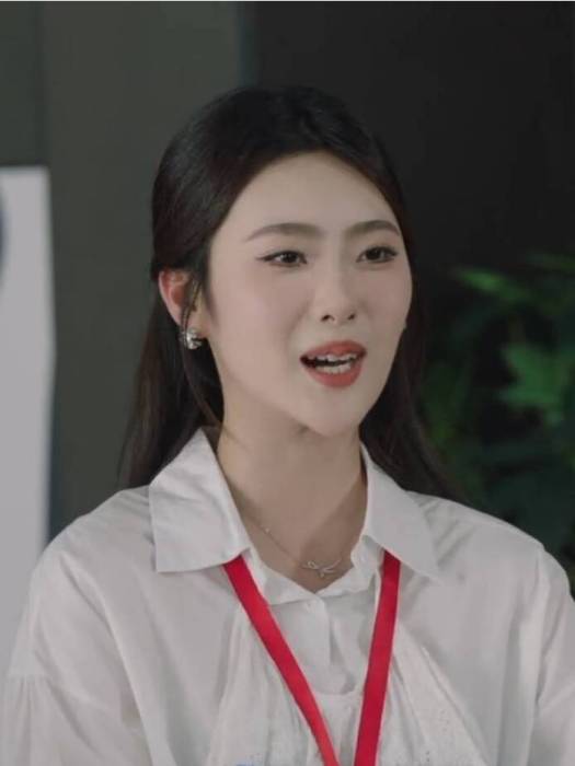 馮露露(都市復仇劇《主婦的覺醒》中的角色) 馮露露(都市復仇劇《主婦的覺醒》中的角色)