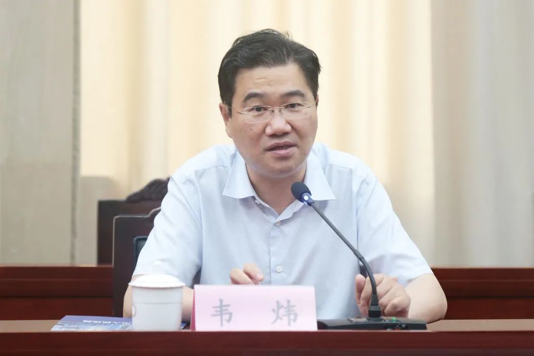 韋煒(江蘇省蘇州市中級人民法院黨組副書記、副院長) 韋煒(江蘇省蘇州市中級人民法院黨組副書記、副院長)