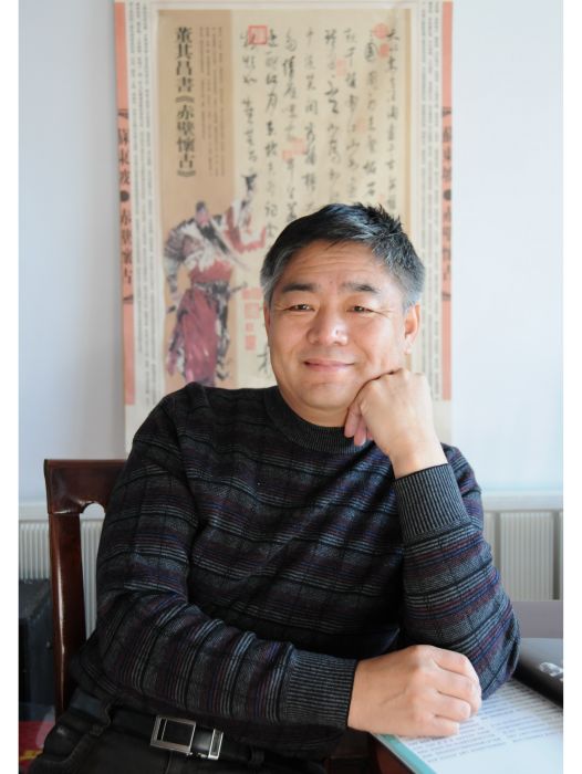 關興(昌圖縣手指畫研究會會長) 關興(昌圖縣手指畫研究會會長)