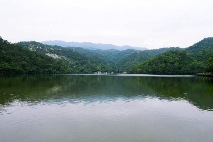 龍潭湖(台灣宜蘭縣礁溪鎮) 龍潭湖(台灣宜蘭縣礁溪鎮)