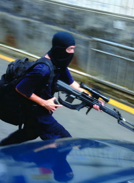 人質事件中的深圳特警狙擊手