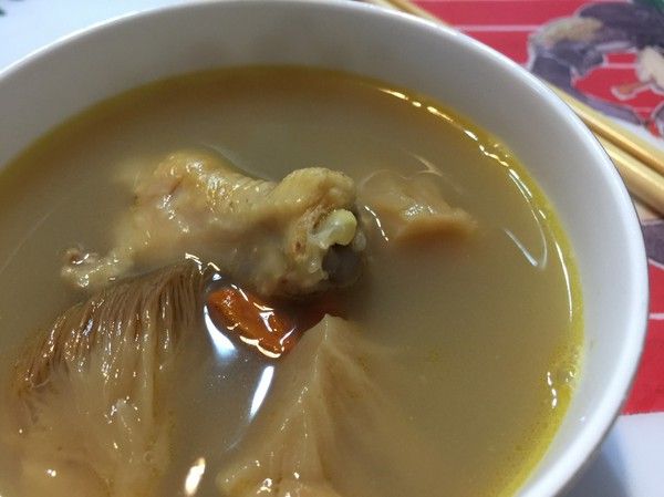 猴頭菇煮雞湯