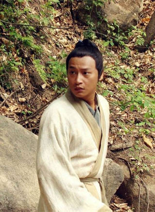 何佳怡(何嘉儀)