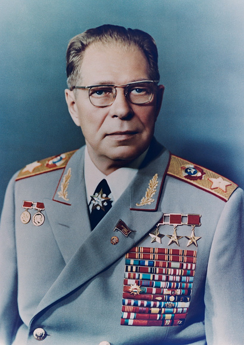 蘇聯元帥烏斯季諾夫