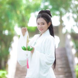 李明珠 李明珠