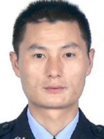 田龍莊(湖北省恩施土家族苗族自治州來鳳縣公安局副局長) 田龍莊(湖北省恩施土家族苗族自治州來鳳縣公安局副局長)