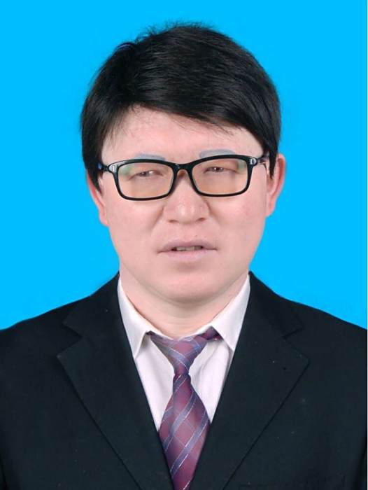 郭峰(湖北省神農架林區住房和城鄉建設局黨組成員、三級主任科員)