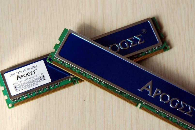 承啟2GB DDR3 1600 承啟2GB DDR3 1600