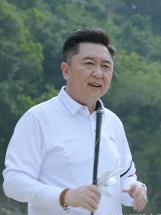 張勝利(喜劇電影《坑爹遊戲》中的角色) 張勝利(喜劇電影《坑爹遊戲》中的角色)