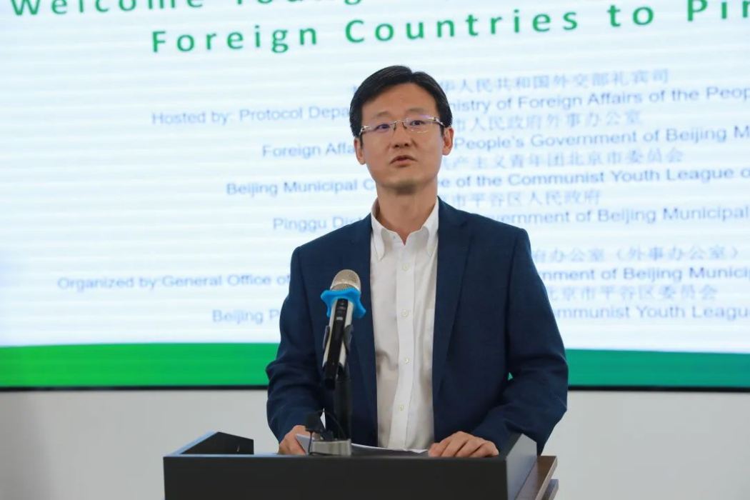 李響(中華人民共和國外交部禮賓司副司長) 李響(中華人民共和國外交部禮賓司副司長)