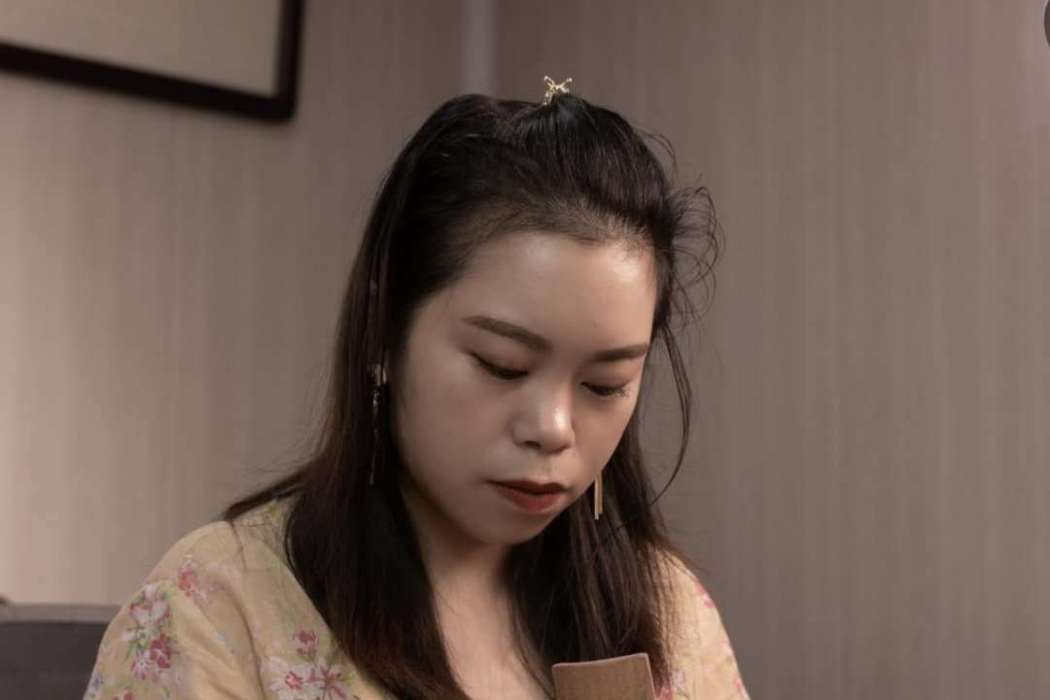 高海霞(助理工藝美術師) 高海霞(助理工藝美術師)