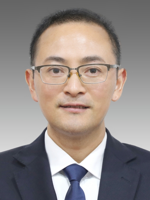 王強(紹興市越城區財政局黨組成員、副局長)