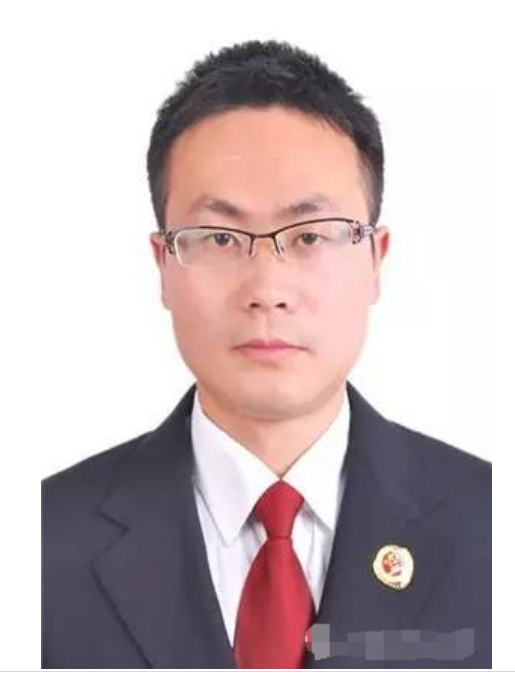 袁志堅(景德鎮市珠山區人民檢察院黨組成員、政治部主任) 袁志堅(景德鎮市珠山區人民檢察院黨組成員、政治部主任)