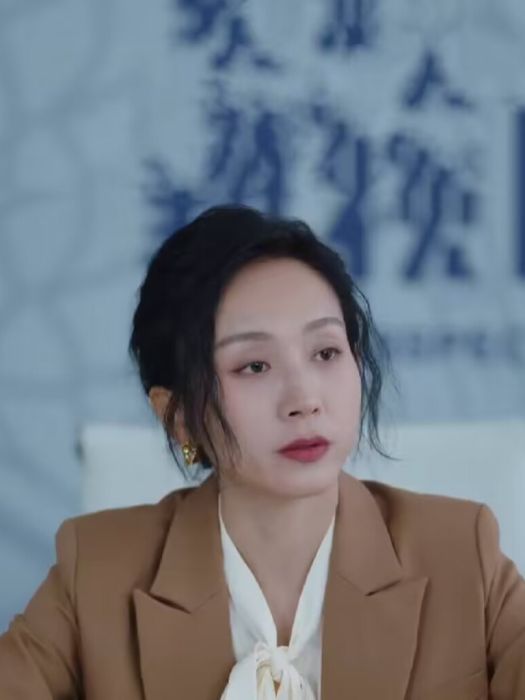 賀婧(青春勵志劇《要久久愛》中的角色) 賀婧(青春勵志劇《要久久愛》中的角色)