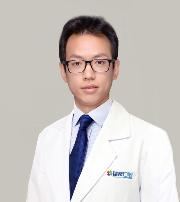 魏巍(上海永源口腔門診部口腔醫生) 魏巍(上海永源口腔門診部口腔醫生)