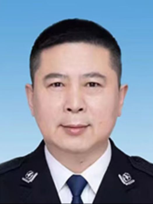 孫雪松(廣東省深圳市光明公安分局黨委書記、局長、督察長) 孫雪松(廣東省深圳市光明公安分局黨委書記、局長、督察長)