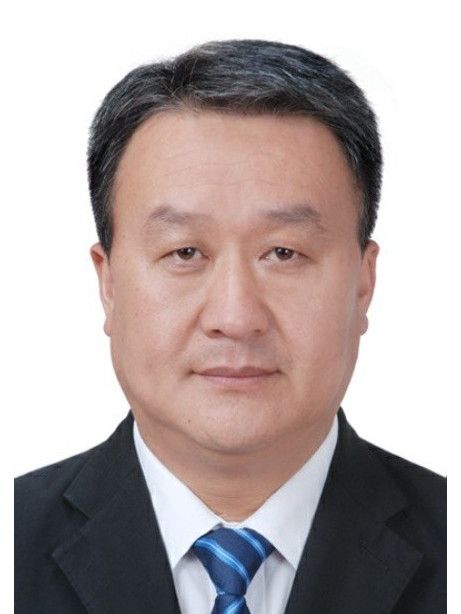 王鵬飛(山東省濰坊市奎文區教體局黨組成員,濰坊日向友好學校校長、黨支部書記) 王鵬飛(山東省濰坊市奎文區教體局黨組成員,濰坊日向友好學校校長、黨支部書記)