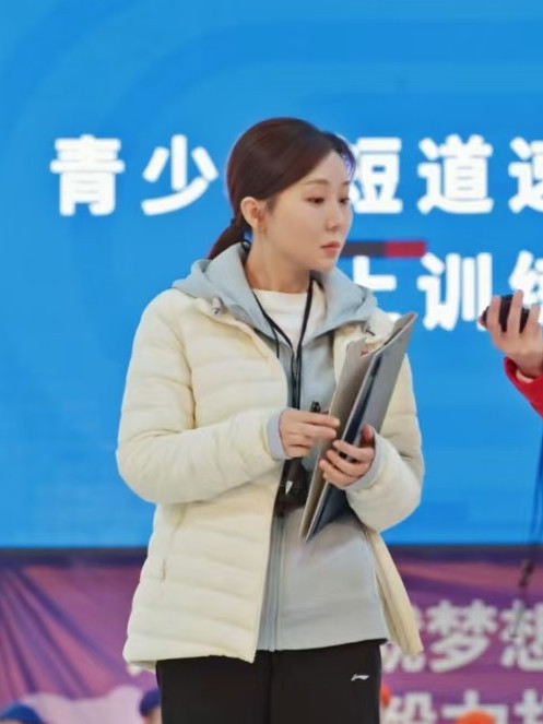 丁一(電視劇《我將喜歡告訴了風》中的角色) 丁一(電視劇《我將喜歡告訴了風》中的角色)