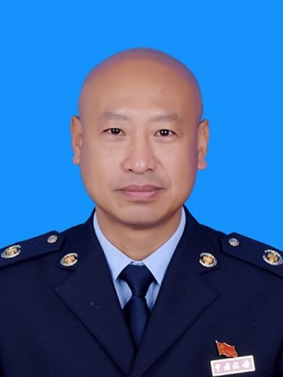 張少華(江西省撫州市黎川縣稅務局原黨委委員、副局長、二級主辦) 張少華(江西省撫州市黎川縣稅務局原黨委委員、副局長、二級主辦)