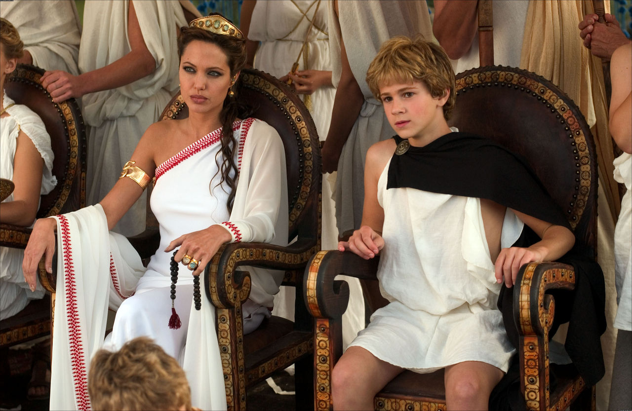 奧林匹婭斯和她的孩子