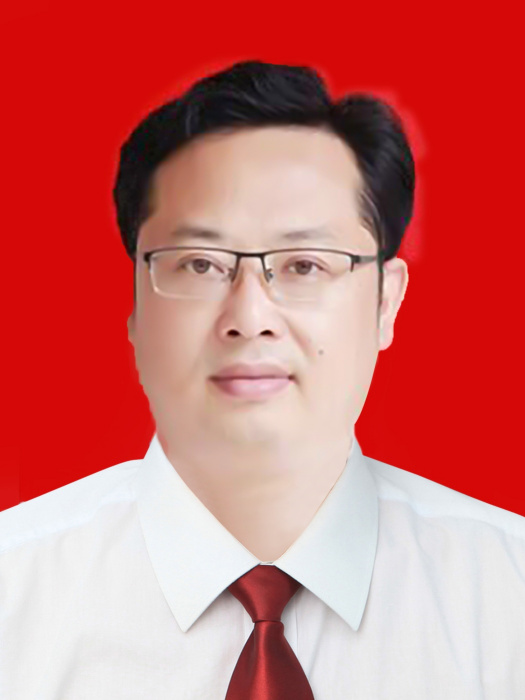 陳永友(廬山市政協黨組成員、副主席,溫泉鎮黨委書記) 陳永友(廬山市政協黨組成員、副主席,溫泉鎮黨委書記)
