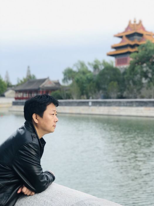 徐楊(軍事文化學院副教授、導演、舞台設計) 徐楊(軍事文化學院副教授、導演、舞台設計)