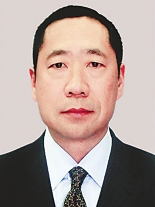 馬峻岭(雲南省公安廳交警總隊原總隊長) 馬峻岭(雲南省公安廳交警總隊原總隊長)