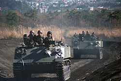 演習中的60式裝甲車1985年11月17日