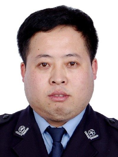 趙俊祥(長春市公安局朝陽區分局長久路派出所原一級警長、社區巡邏隊民警) 趙俊祥(長春市公安局朝陽區分局長久路派出所原一級警長、社區巡邏隊民警)