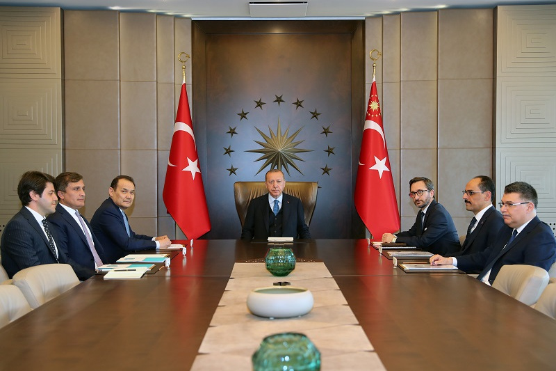 埃爾多安接見阿穆列夫為首的突厥議會代表團