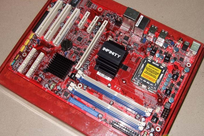 DFI Infinity P35-T2RL DFI Infinity P35-T2RL