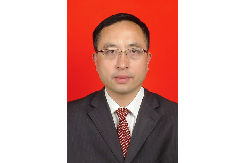 王凌(四川省遂寧中學副校長、介福路校區負責人) 王凌(四川省遂寧中學副校長、介福路校區負責人)