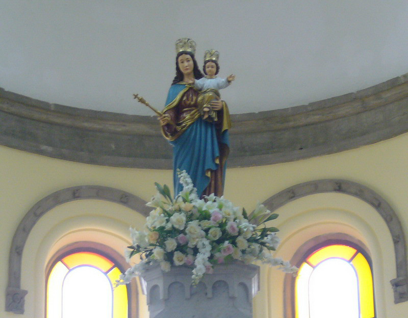 聖母大殿-聖母懷抱耶穌像