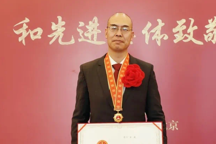 宋彪(中國人民大學學校辦公室副主任,副教授) 宋彪(中國人民大學學校辦公室副主任,副教授)